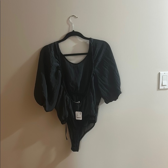 Elegant Black Women's Top - Picture 2 of 4